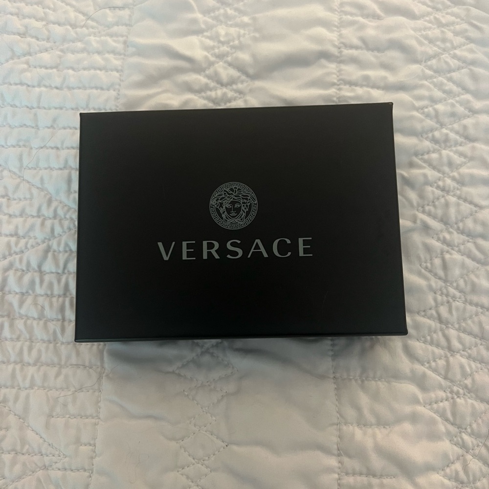 Versace Shiny Gold Card Holder - Picture 2 of 9